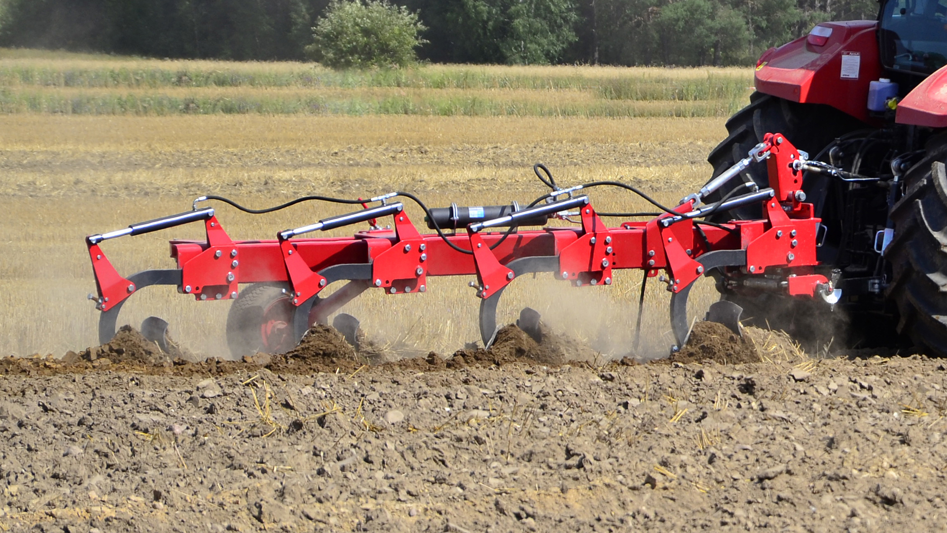 Аренда техники для обработки почвы: преимущества и особенности 